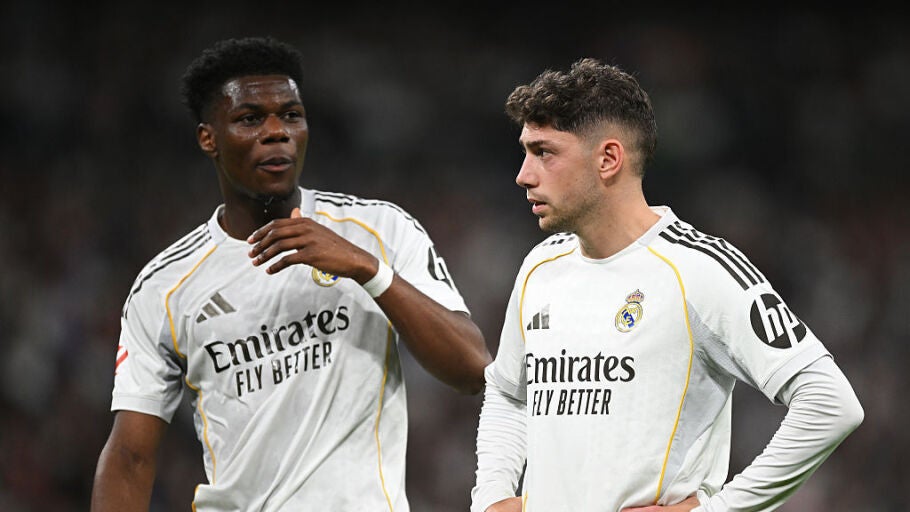 Tchouaméni y Valverde durante un partido con el Real Madrid