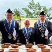 Luis Javier del Valle, primero por la izquierda, con otros miembros del Círculo durante el Festival de Cabranes