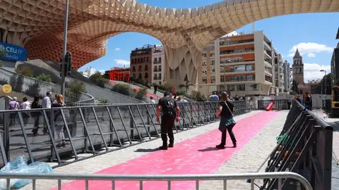 Sanz se disculpa por los "problemas de tráfico" en el estreno de 'Berlín' pero defiende una "promoción impagable" Sanz se disculpa por los "problemas de tráfico" en el estreno de 'Berlín' pero defiende una "promoción impagable"