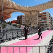 Sanz se disculpa por los "problemas de tráfico" en el estreno de 'Berlín' pero defiende una "promoción impagable" Sanz se disculpa por los "problemas de tráfico" en el estreno de 'Berlín' pero defiende una "promoción impagable"