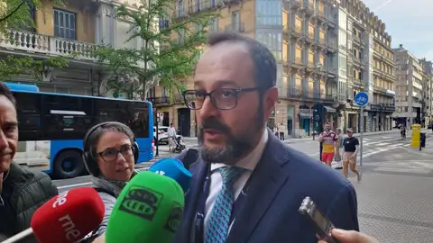 Fiscal ve "indicios más que suficientes para destruir la presunción de inocencia" de acusados de matar a Lukas Agirre Fiscal ve "indicios más que suficientes para destruir la presunción de inocencia" de acusados de matar a Lukas Agirre