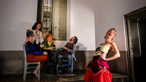Kamento pondrá fin a su ‘La Serrana’ en el Jardín Botánico Kamento pondrá fin a su ‘La Serrana’ en el Jardín Botánico