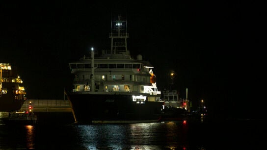 El crucero neerland&eacute;s MV Hondius, que ha sufrido un brote de hantavirus a bordo durante su traves&iacute;a por el Atl&aacute;ntico Sur