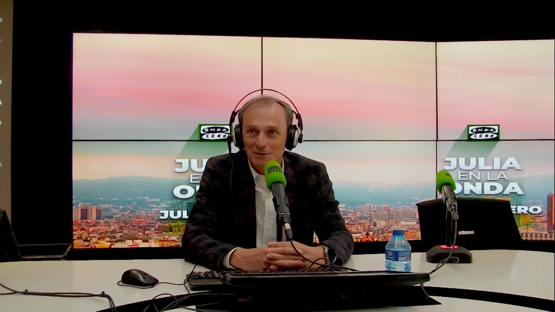 Pedro Duque: "La ciencia es diana en estos tiempos de furia en redes y de conspiranoicos" Pedro Duque: "La ciencia es diana en estos tiempos de furia en redes y de conspiranoicos"