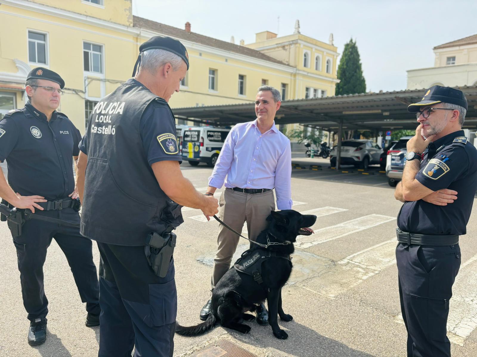 La Policía Local de Castellón refuerza la prevención de drogas en entornos escolares con una campaña especial La Policía Local de Castellón refuerza la prevención de drogas en entornos escolares con una campaña especial