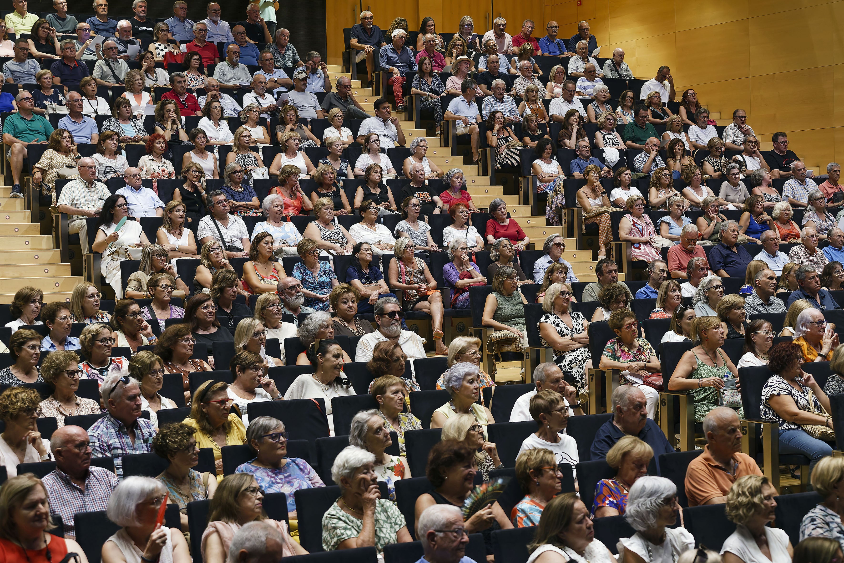 La Universitat Jaume I abre la preinscripción de la Universidad para Mayores con 120 plazas nuevas La Universitat Jaume I abre la preinscripción de la Universidad para Mayores con 120 plazas nuevas