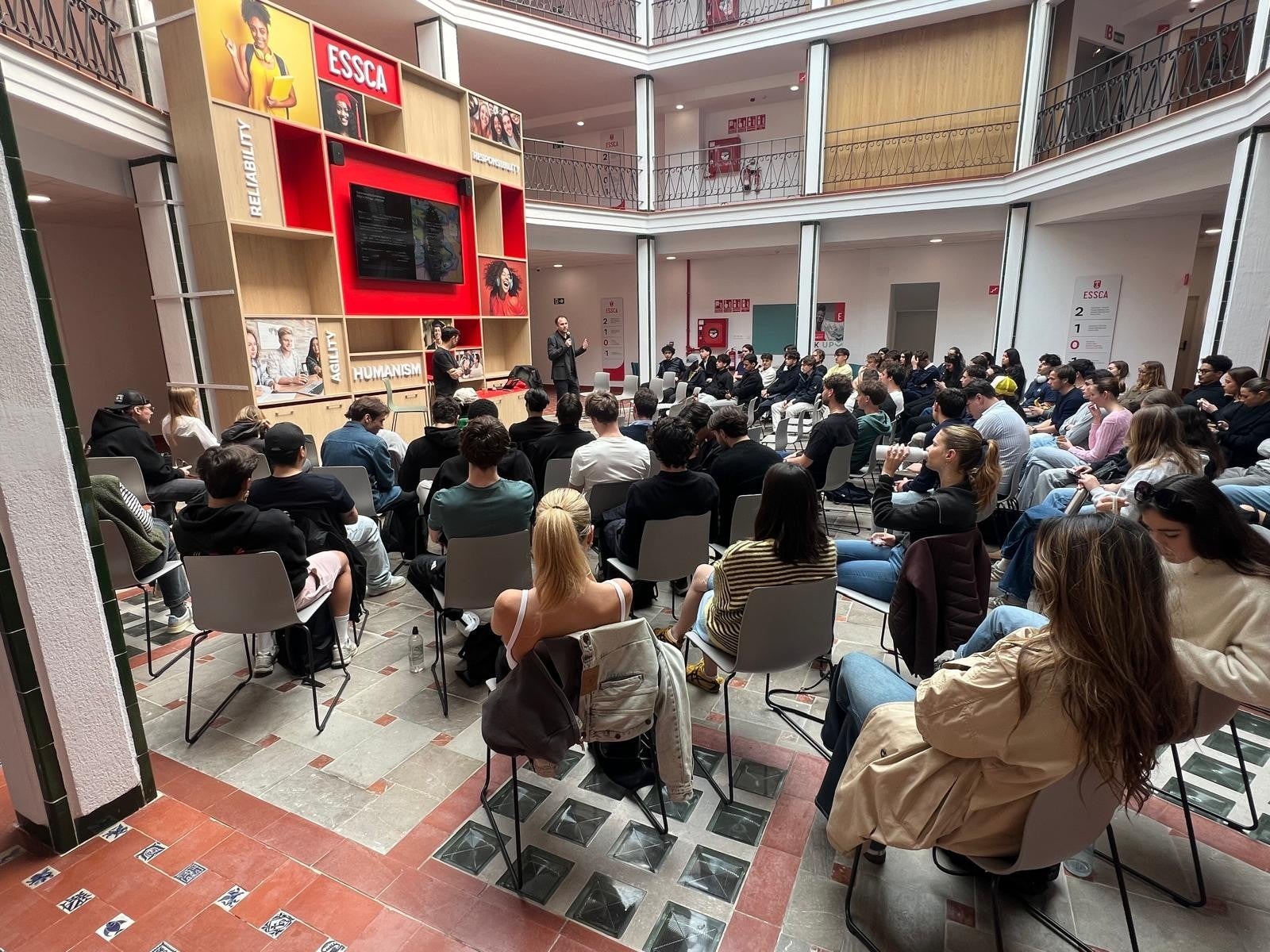 ESSCA convierte Málaga en el punto de encuentro de escuelas de negocio de más de 25 países ESSCA convierte Málaga en el punto de encuentro de escuelas de negocio de más de 25 países