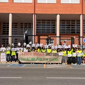 La educación pública valenciana afronta una huelga indefinida que llena de incertidumbre el final del curso escolar La educación pública valenciana afronta una huelga indefinida que llena de incertidumbre el final del curso escolar