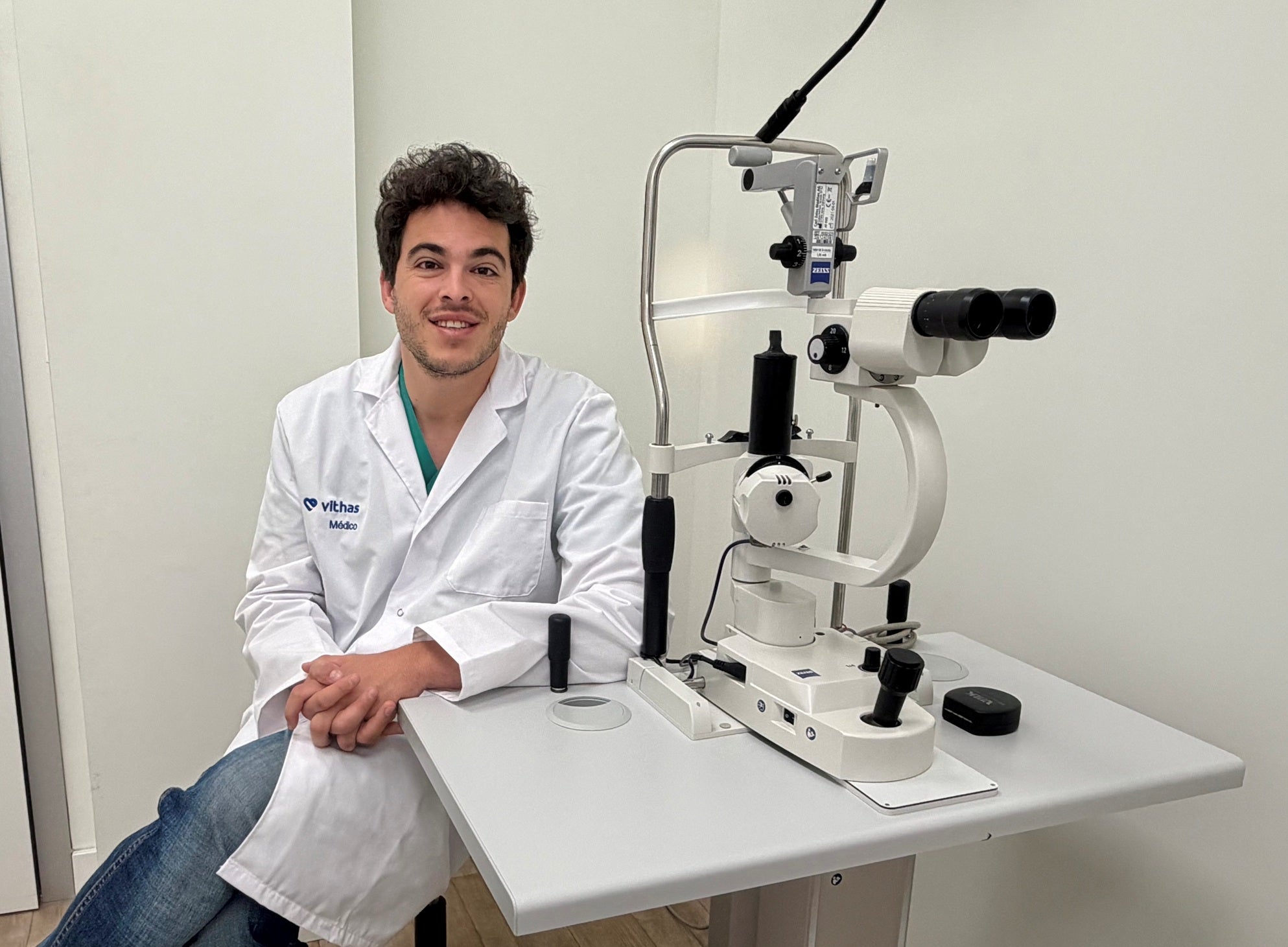 El Servicio de Oftalmología de Vithas Málaga incorpora un láser de CO₂ para el tratamiento específico de párpados y contorno ocular El Servicio de Oftalmología de Vithas Málaga incorpora un láser de CO₂ para el tratamiento específico de párpados y contorno ocular