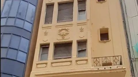 Fachada del edificio subastado barcelonina
