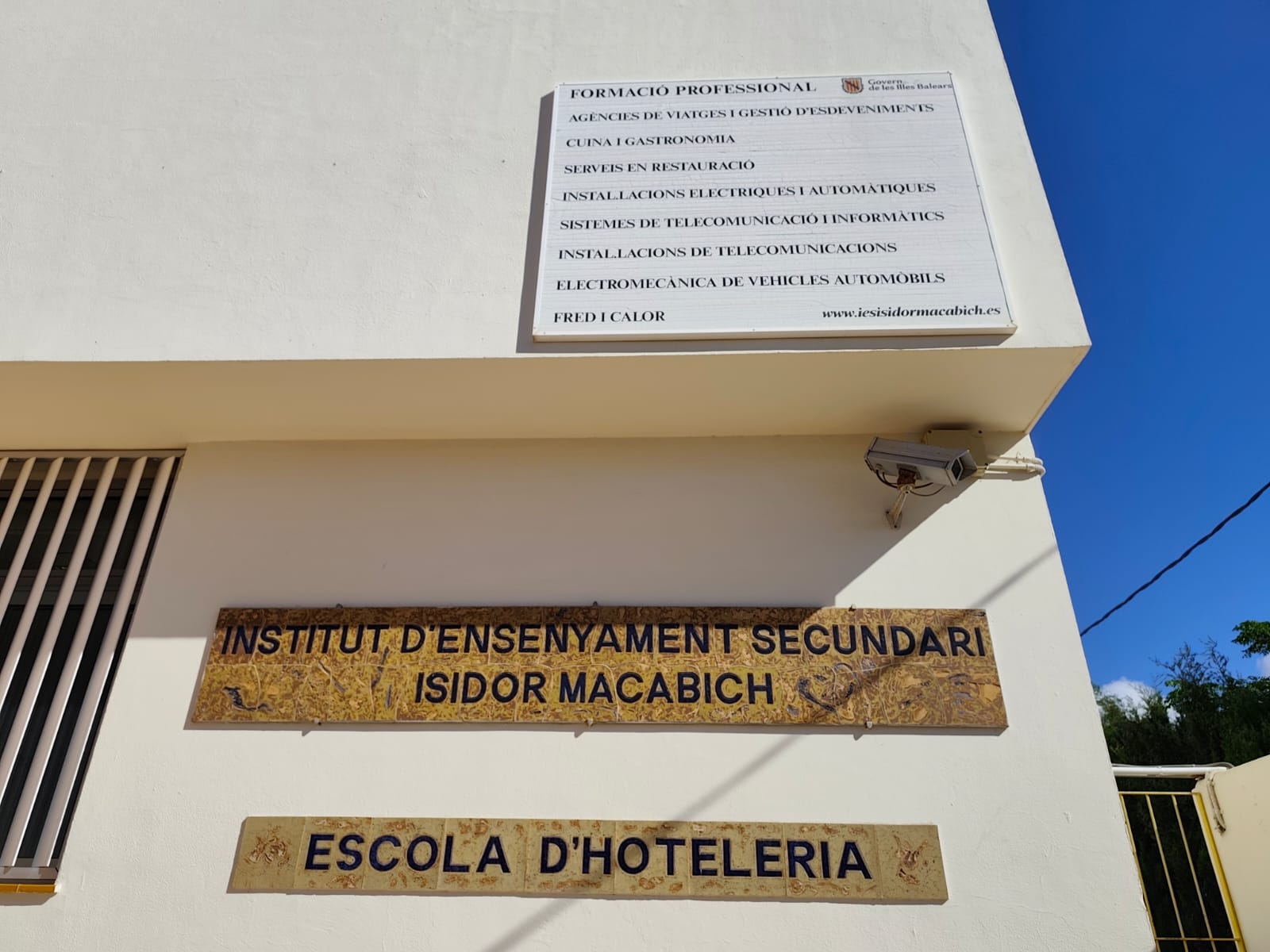 Onda Cero se cuela en la celebración de los 50 años del Instituto Isidor Macabich, "un centro grande pero pequeño y familiar en su esencia" Onda Cero se cuela en la celebración de los 50 años del Instituto Isidor Macabich, "un centro grande pero pequeño y familiar en su esencia"