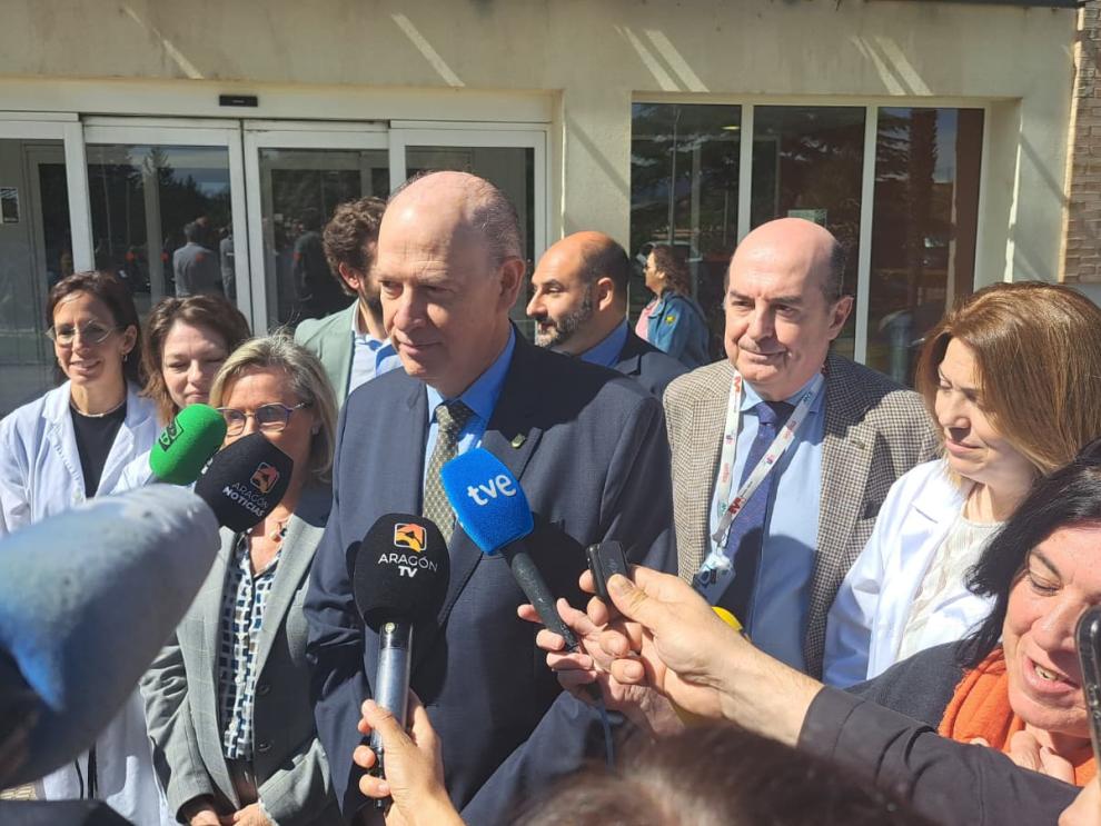 El nuevo consejero se compromete con el hospital de Barbastro El nuevo consejero se compromete con el hospital de Barbastro