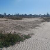 Parcela en la que se va a contrauir el polideportivo de Puertas Coloradas de Elche.