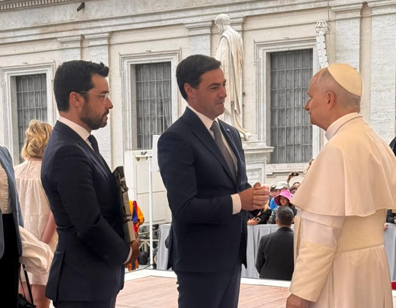 El lehendakari es recibido por el Papa León IVX El lehendakari es recibido por el Papa León IVX