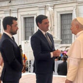 El lehendakari es recibido por el Papa León IVX