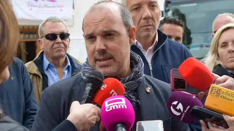 El alcalde de Pioz defiende "grandes logros" de su gestión frente a la moción de censura contra su gestión El alcalde de Pioz defiende "grandes logros" de su gestión frente a la moción de censura contra su gestión