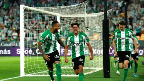 El Betis certifica la Champions y deja al Elche en situación delicada El Betis certifica la Champions y deja al Elche en situación delicada