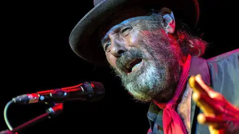 Muere el cantaor sevillano José Domínguez Muñoz 'El Cabrero' a los 81 años Muere el cantaor sevillano José Domínguez Muñoz 'El Cabrero' a los 81 años