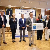 Marciano Gómez y Jorge Monferrer Daudí firman el acuerdo para construir el nuevo consultorio en el Puerto de Burriana Marciano Gómez y Jorge Monferrer Daudí firman el acuerdo para construir el nuevo consultorio en el Puerto de Burriana