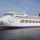 Imagen de archivo de un crucero de Ambassador Cruise Line.