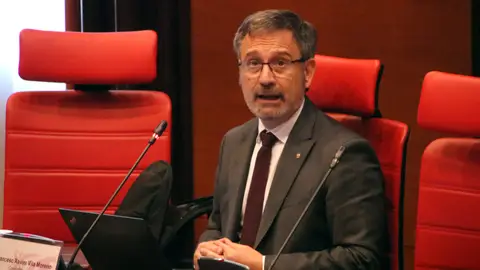 El Govern confia que el Constitucional avali el model lingüístic mentre persisteix la batalla judicial a les aules El Govern confia que el Constitucional avali el model lingüístic mentre persisteix la batalla judicial a les aules