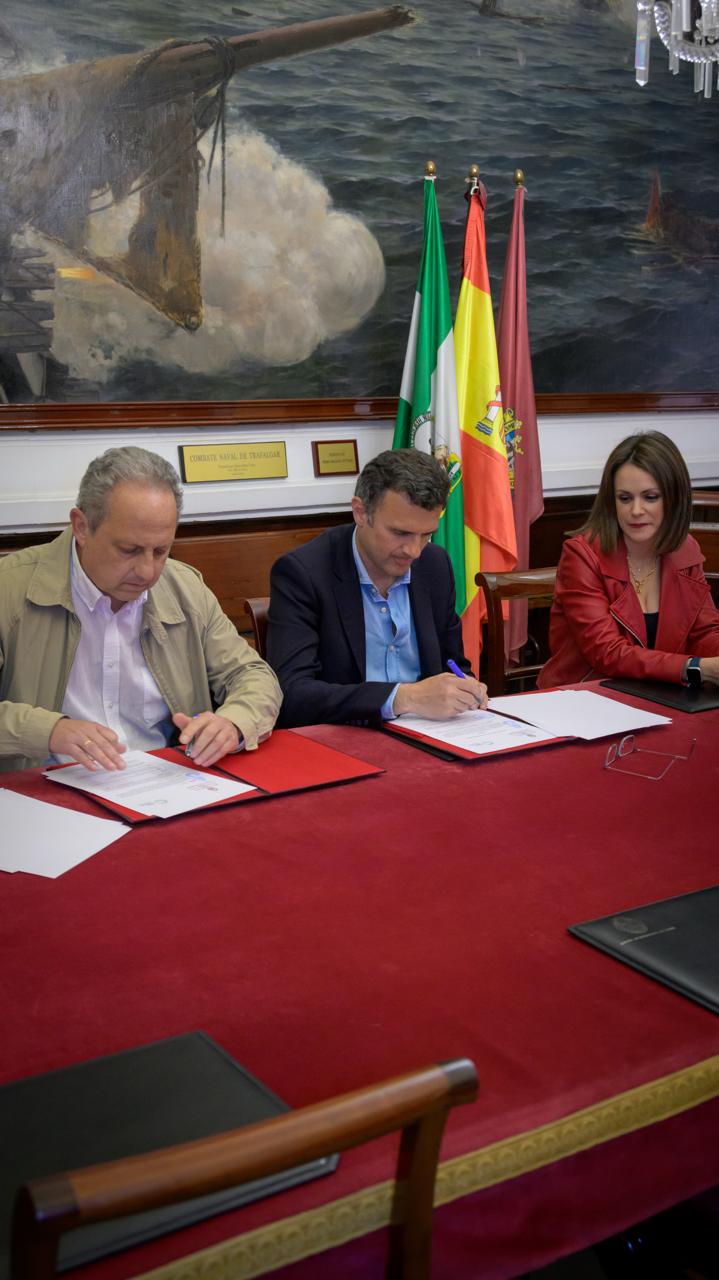 El Ayuntamiento de Cádiz y la Asociación Cádiz Centro Comercial Abierto renuevan el convenio de colaboración El Ayuntamiento de Cádiz y la Asociación Cádiz Centro Comercial Abierto renuevan el convenio de colaboración