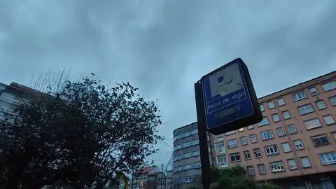 El sondeo municipal sobre el Ensanche de Santiago recoge que la rúa Santiago de Chile ni la Praza de Vigo no son seguras para ir a pie El sondeo municipal sobre el Ensanche de Santiago recoge que la rúa Santiago de Chile ni la Praza de Vigo no son seguras para ir a pie