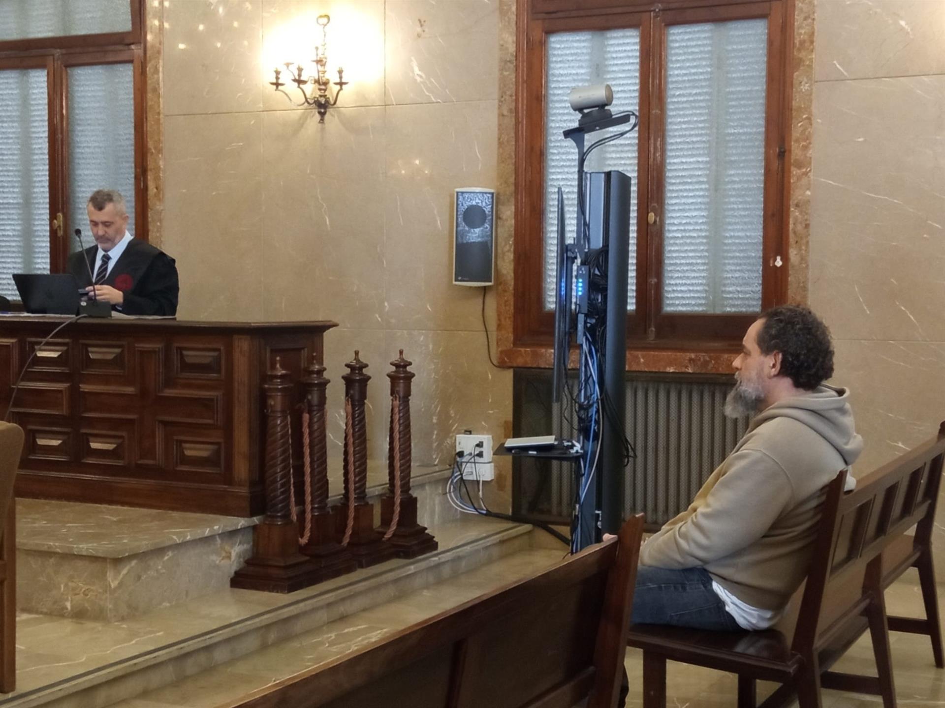 El acusado del crimen de la Colònia de Sant Jordi: "Si he sido yo, que me condenen, pero no por asesinato" El acusado del crimen de la Colònia de Sant Jordi: "Si he sido yo, que me condenen, pero no por asesinato"