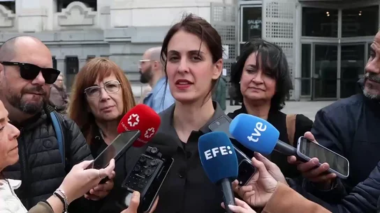 Rita Maestre lamenta que su hija y 8000 menores más no hayan recibido plaza en la guardería pública: "El PP está contra las familias" Rita Maestre lamenta que su hija y 8000 menores más no hayan recibido plaza en la guardería pública: "El PP está contra las familias"