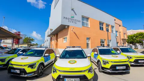 Los nuevos coches de la Policía Local de San Fernando en la puerta de la sede de Protección Civil Los nuevos coches de la Policía Local de San Fernando en la puerta de la sede de Protección Civil