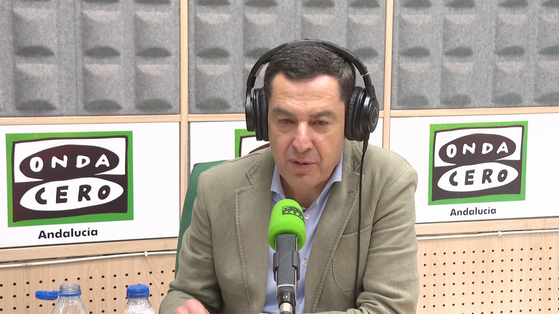 Juanma Moreno: "Soy partidario de la regularización, pero no en las condiciones en las que lo hace Sánchez" Juanma Moreno: "Soy partidario de la regularización, pero no en las condiciones en las que lo hace Sánchez"
