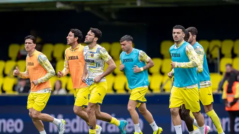 El triunfo del Atlético obliga al Villarreal a seguir "remando" hacia la tercera plaza El triunfo del Atlético obliga al Villarreal a seguir "remando" hacia la tercera plaza