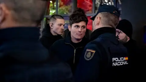 El activista Vito Quiles durante una concentración en Madrid. El activista Vito Quiles durante una concentración en Madrid.