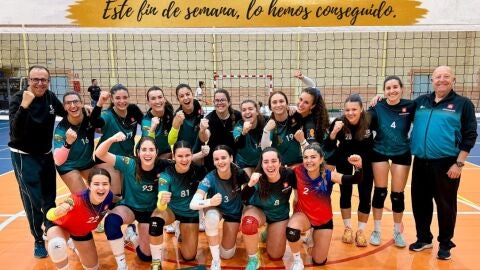 S&eacute;nior femenino de voleibol del Salesianos Elche.