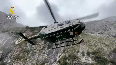 La Guardia Civil asiste a dos estadounidenses y un alemán en Picos de Europa La Guardia Civil asiste a dos estadounidenses y un alemán en Picos de Europa