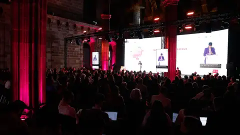 Pedro Sánchez reclama actuar para que "los derechos sean tan sólidos en el espacio digital como lo son en el físico" Pedro Sánchez reclama actuar para que "los derechos sean tan sólidos en el espacio digital como lo son en el físico"