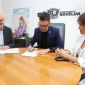 Novelda firma el documento de cancelación de la deuda histórica