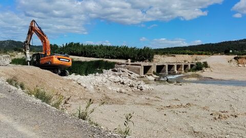 Puente sobre el r&iacute;o Magro en Llombai