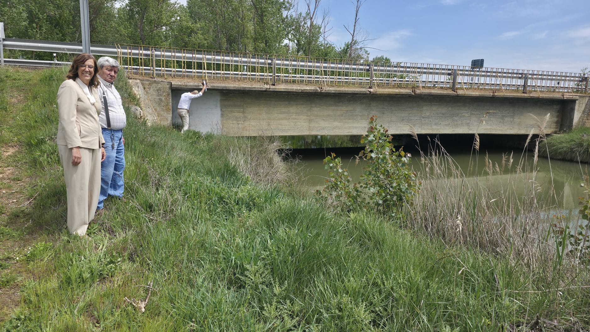 El Consorcio del Canal de Castilla busca una solución técnica para garantizar la continuidad del camino de sirga entre las provincias de Palencia y Valladolid por el Ramal de Campos El Consorcio del Canal de Castilla busca una solución técnica para garantizar la continuidad del camino de sirga entre las provincias de Palencia y Valladolid por el Ramal de Campos