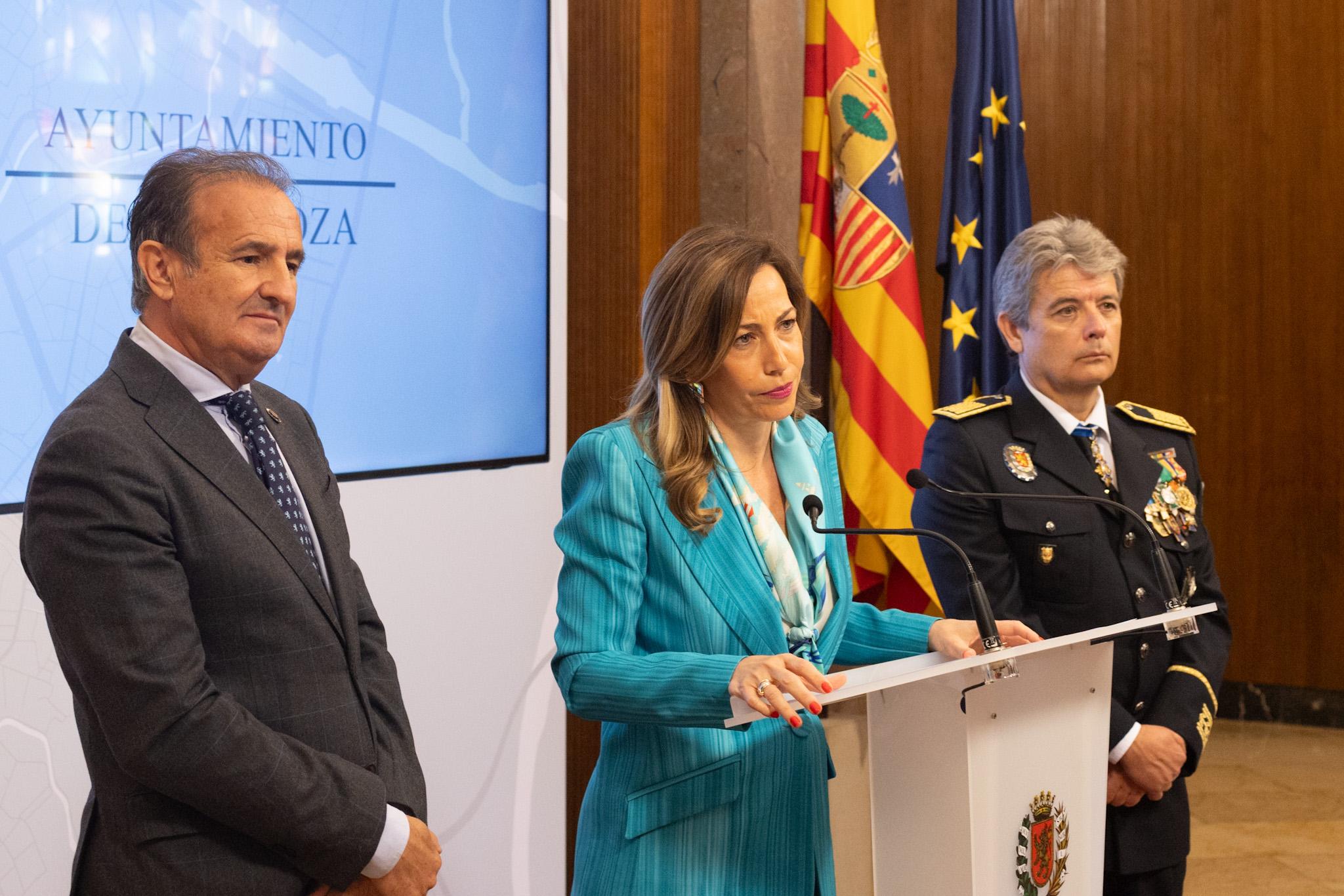 Zaragoza multará las despedidas de soltero incívicas o dormir en zonas verdes Zaragoza multará las despedidas de soltero incívicas o dormir en zonas verdes