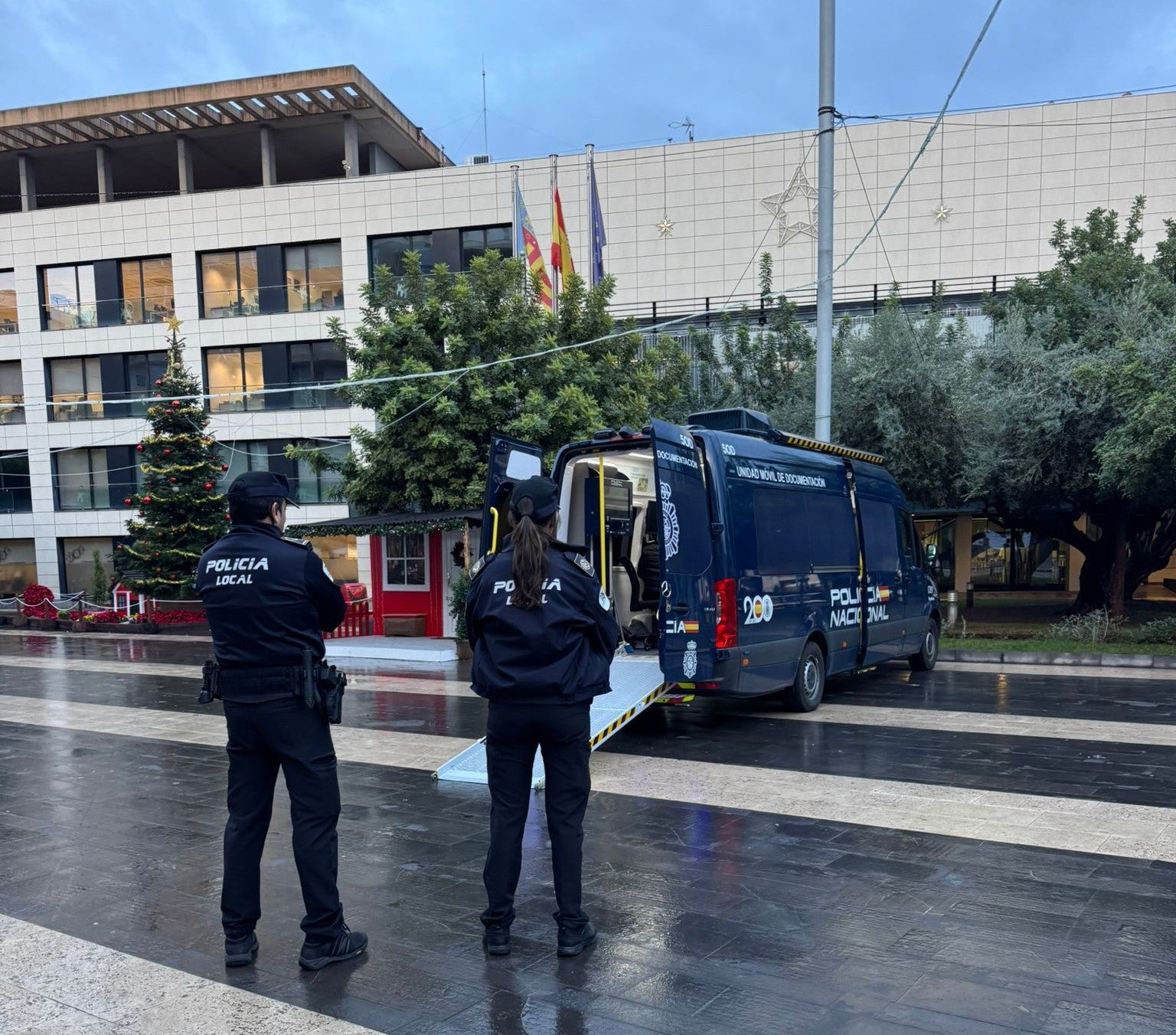 El Ayuntamiento de Almassora amplía hasta final de año el servicio de renovación y expedición del DNI en el municipio El Ayuntamiento de Almassora amplía hasta final de año el servicio de renovación y expedición del DNI en el municipio