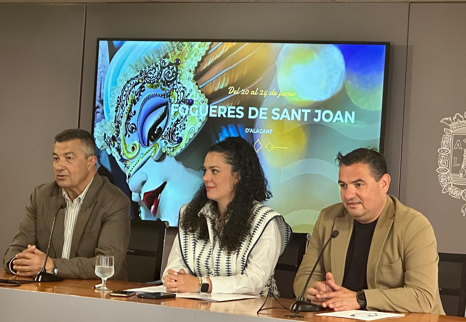 Andrés Lloréns presidirá la Fundación que organizará los actos del centenario de las Hogueras de San Juan Andrés Lloréns presidirá la Fundación que organizará los actos del centenario de las Hogueras de San Juan