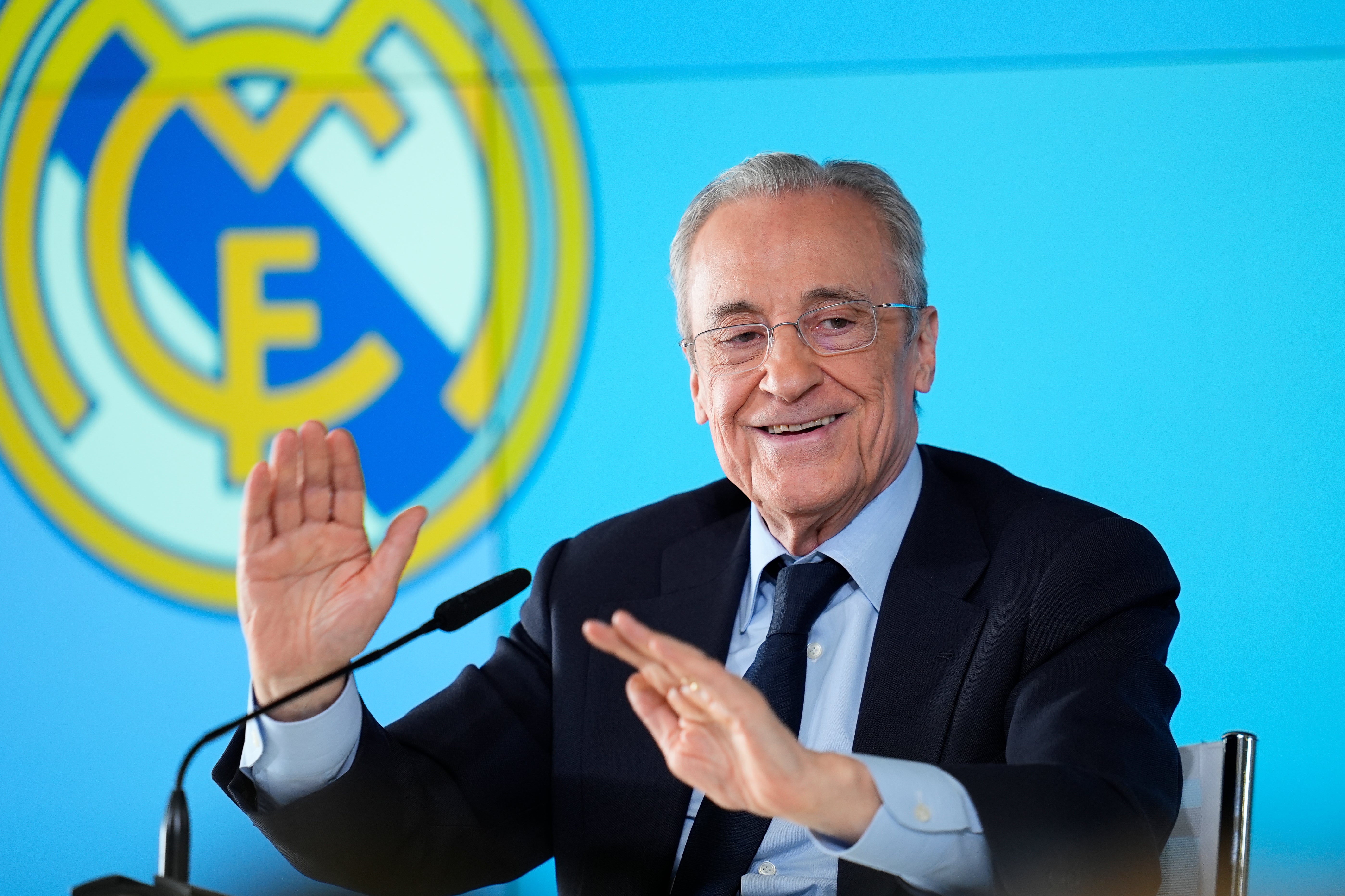 Elecciones en el Real Madrid: Florentino Pérez da de plazo hasta el 23 de mayo a Enrique Riquelme para presentar su candidatura Elecciones en el Real Madrid: Florentino Pérez da de plazo hasta el 23 de mayo a Enrique Riquelme para presentar su candidatura