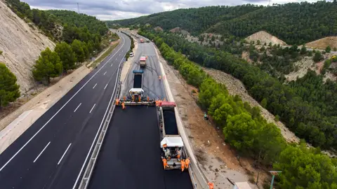 Becsa amplía su presencia en conservación de carreteras y supera los 4.400 kilómetros gestionados en España Becsa amplía su presencia en conservación de carreteras y supera los 4.400 kilómetros gestionados en España