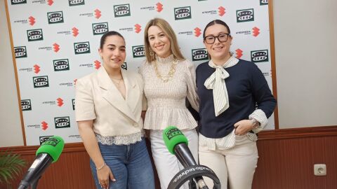 La Dulcinea 2026 acompañada por las damas en los estudios de Onda Cero Ciudad Real La Dulcinea 2026 acompañada por las damas en los estudios de Onda Cero Ciudad Real