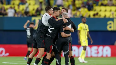 El Sevilla acaricia la permanencia tras remontar al Villarreal El Sevilla acaricia la permanencia tras remontar al Villarreal