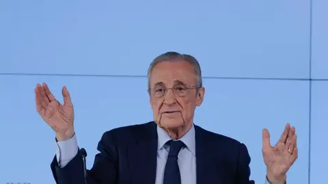 Los árbitros piden que se abra expediente disciplinario contra Florentino Pére< Los árbitros piden que se abra expediente disciplinario contra Florentino Pére<