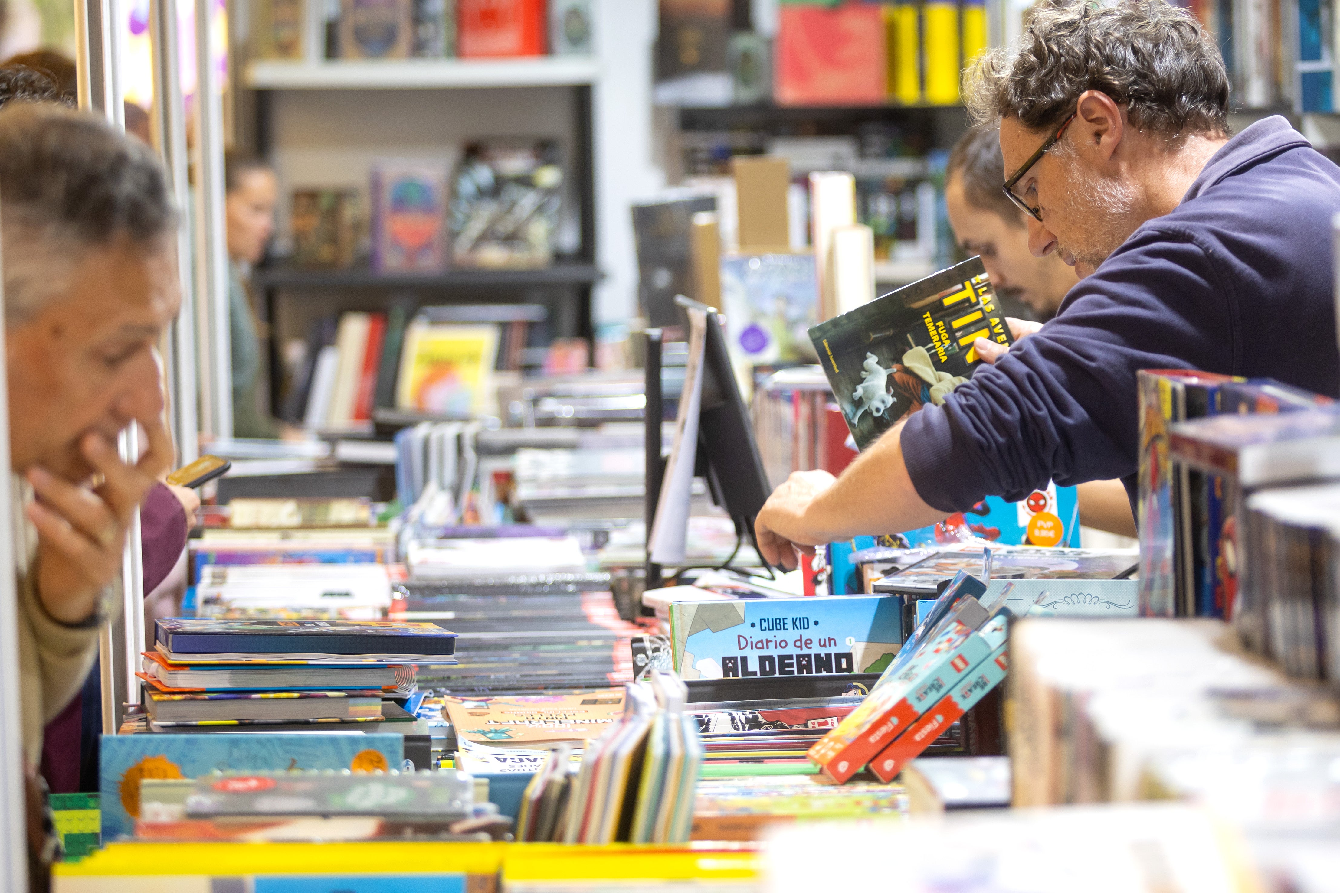 La 55ª Feria del Libro de Málaga aumenta sus ventas hasta cerca de 550.000 euros y dispara la asistencia un 50% con su nueva programación La 55ª Feria del Libro de Málaga aumenta sus ventas hasta cerca de 550.000 euros y dispara la asistencia un 50% con su nueva programación