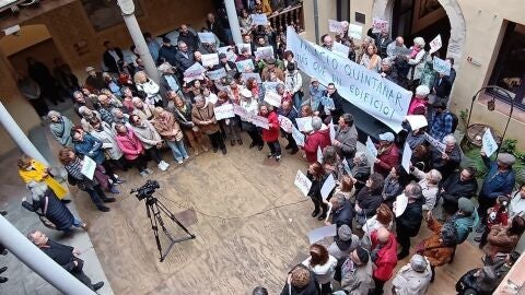 Concentraci&oacute;n por la intervenci&oacute;n de la Junta a ceder el Palacio de Quintanar a la Diputaci&oacute;n de Segovia
