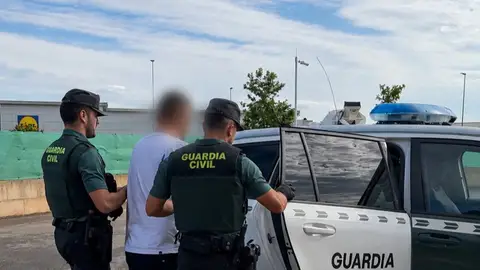 Detenido por golpear a un anciano de 93 años para robarle en Campos. Detenido por golpear a un anciano de 93 años para robarle en Campos.